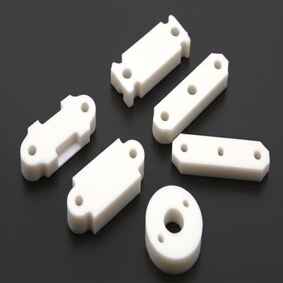 Bon prix Pièces d'usinage CNC en plastique de précision avec façonnage de surface complexe et usinage de trous fins en ligne